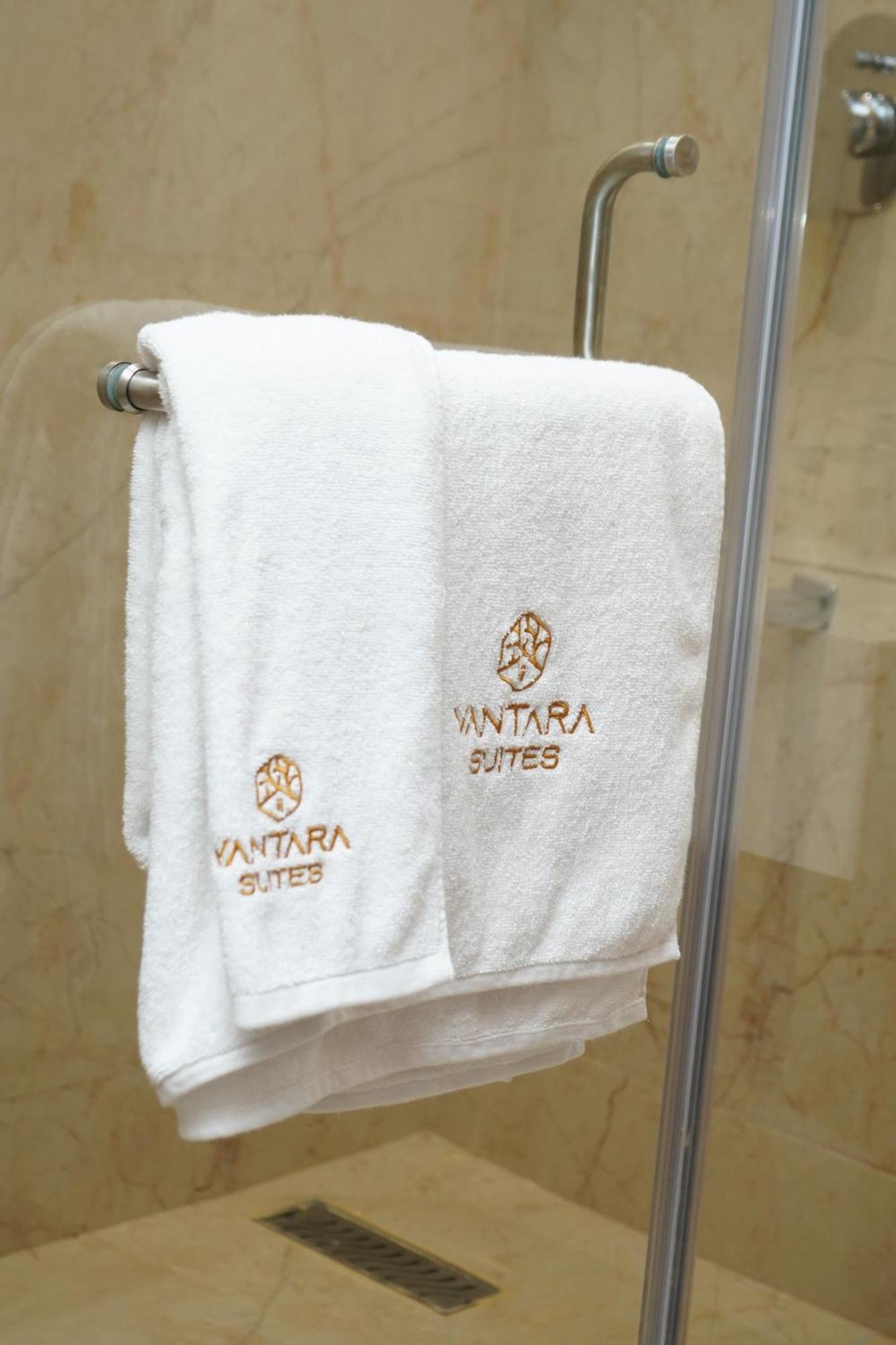 Vantara Suites Vellore Exterior foto
