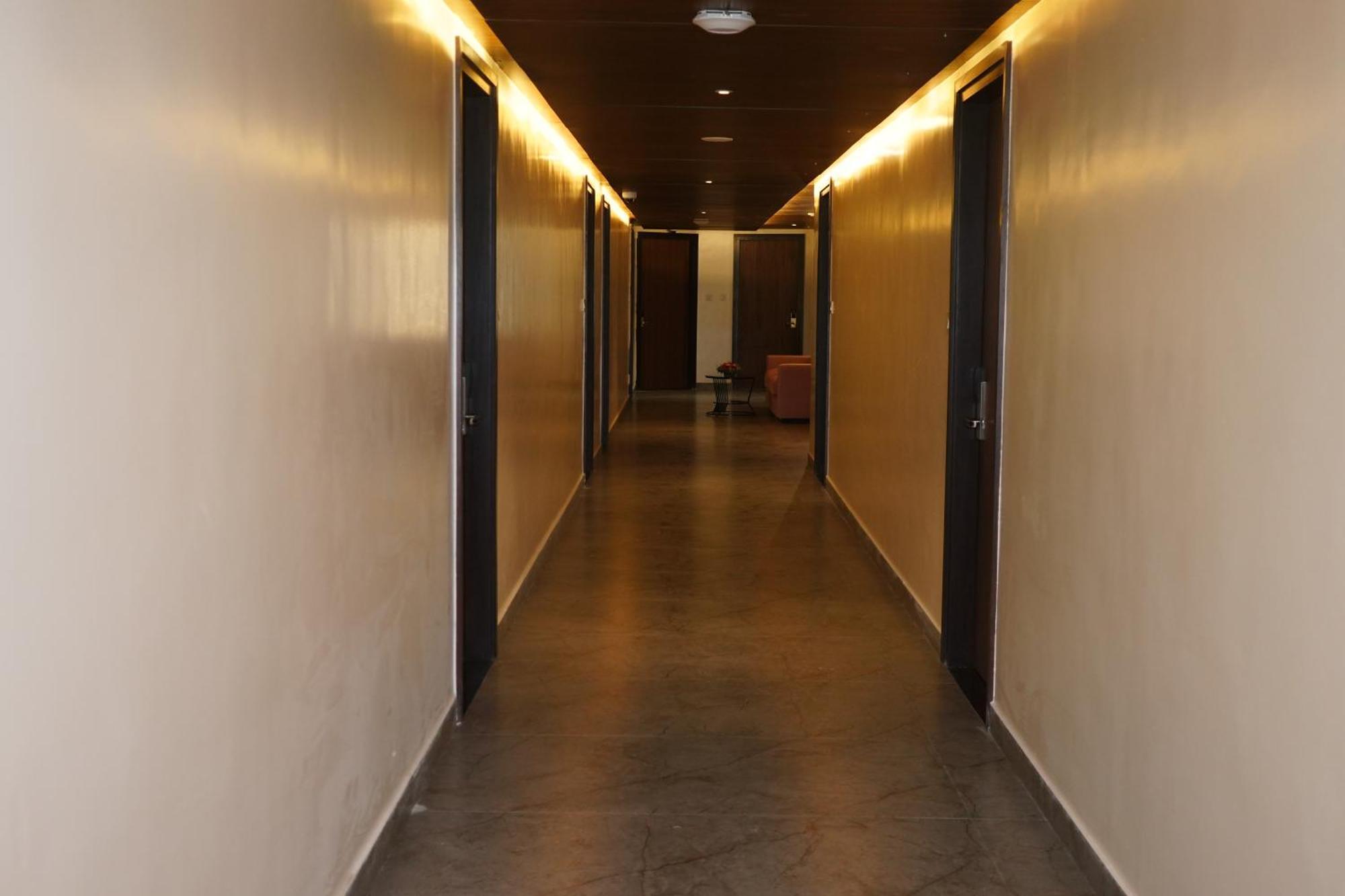 Vantara Suites Vellore Exterior foto